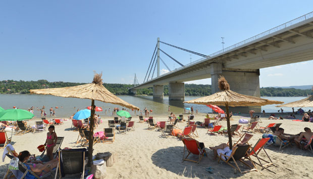 Због љубави хтела у Дунав